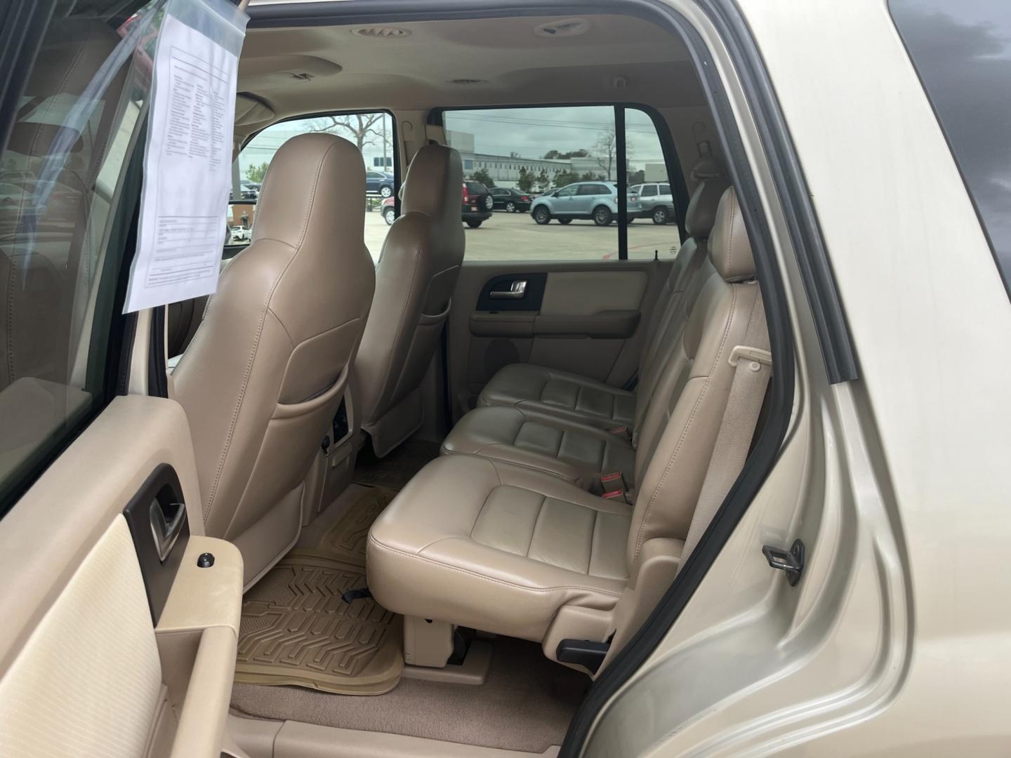 2004 GOLD /TAN Ford Expedition XLT 4.6L 2WD (1FMRU15W54L) with an 4.6L V8 SOHC 16V engine, 4-Speed Automatic Overdrive transmission, located at 14700 Tomball Parkway 249, Houston, TX, 77086, (281) 444-2200, 29.928619, -95.504074 - Photo#9